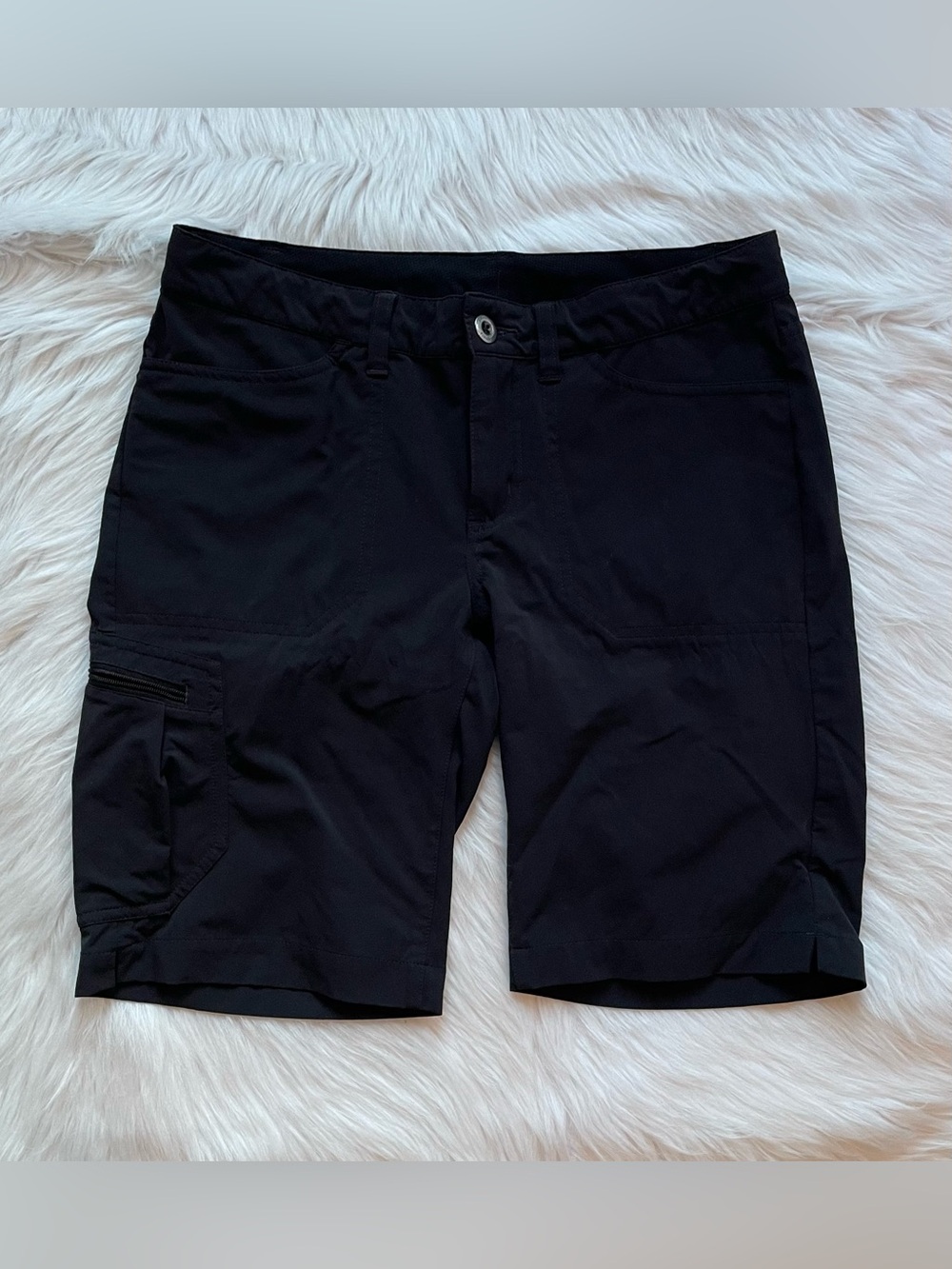 Patagonia tribune shorts black Bermuda short women’s size 4 hiking 10” inseam